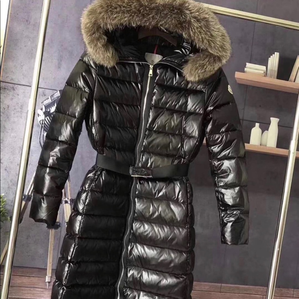 Women’s Size 4 (8-10) Moncler Quilted Down Coat